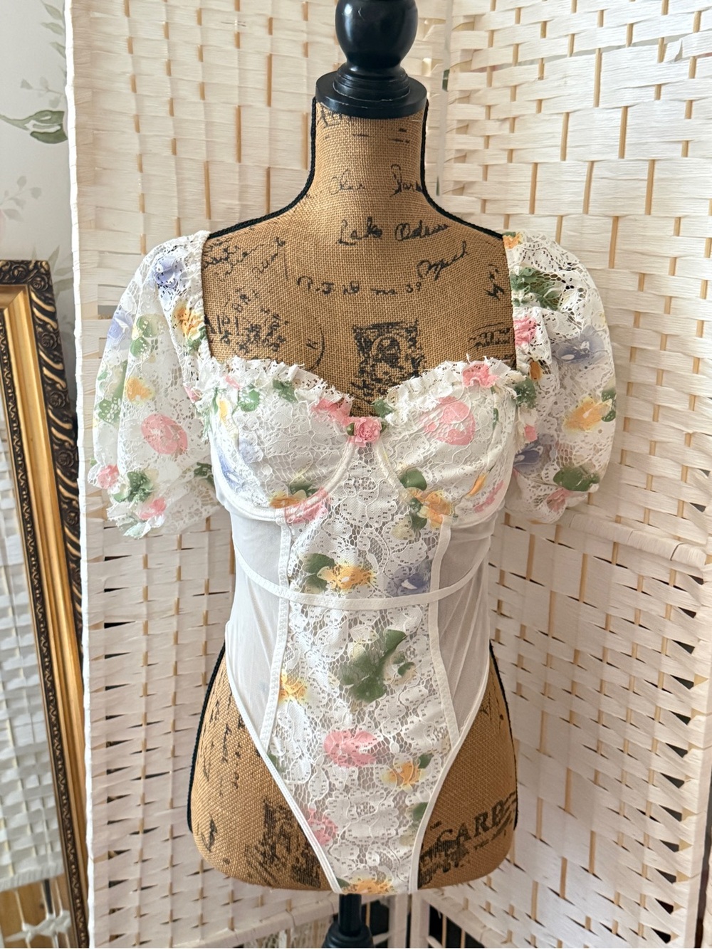 Floral Lace Puff-Sleeve Bodysuit in White with Pastel Floral